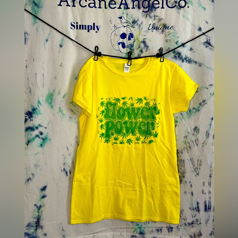 Flower power yellow T-shirt